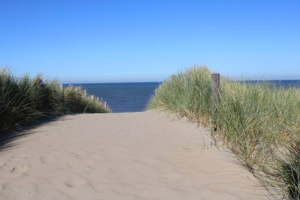 Schoon Sfeervol Souterrain Lägenhet Katwijk aan Zee Exteriör bild